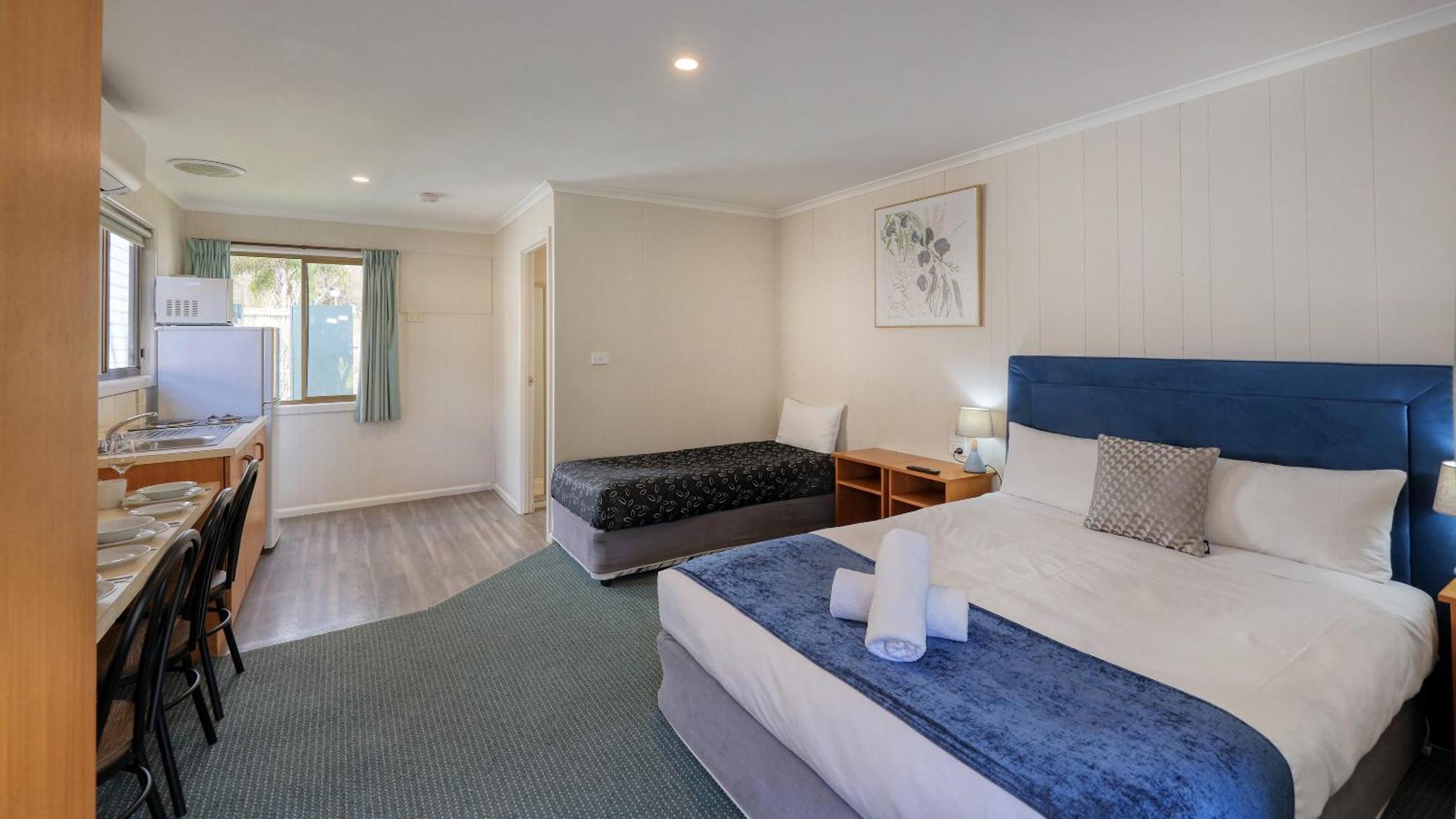 Deniliquin Riverside Caravan Park Esterno foto