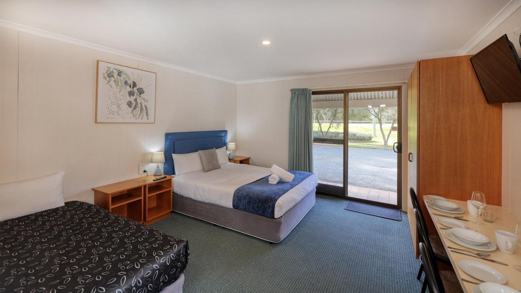 Deniliquin Riverside Caravan Park Esterno foto