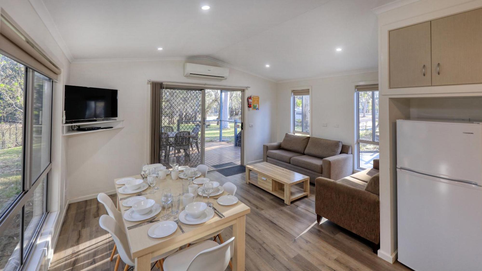 Deniliquin Riverside Caravan Park Esterno foto