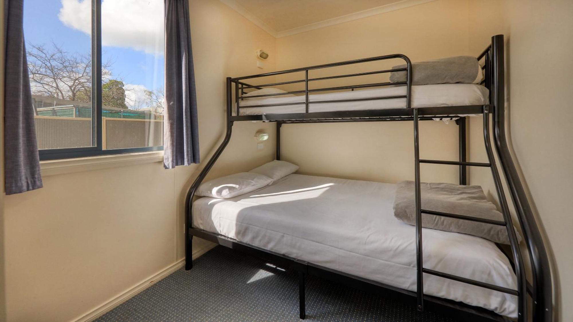 Deniliquin Riverside Caravan Park Esterno foto
