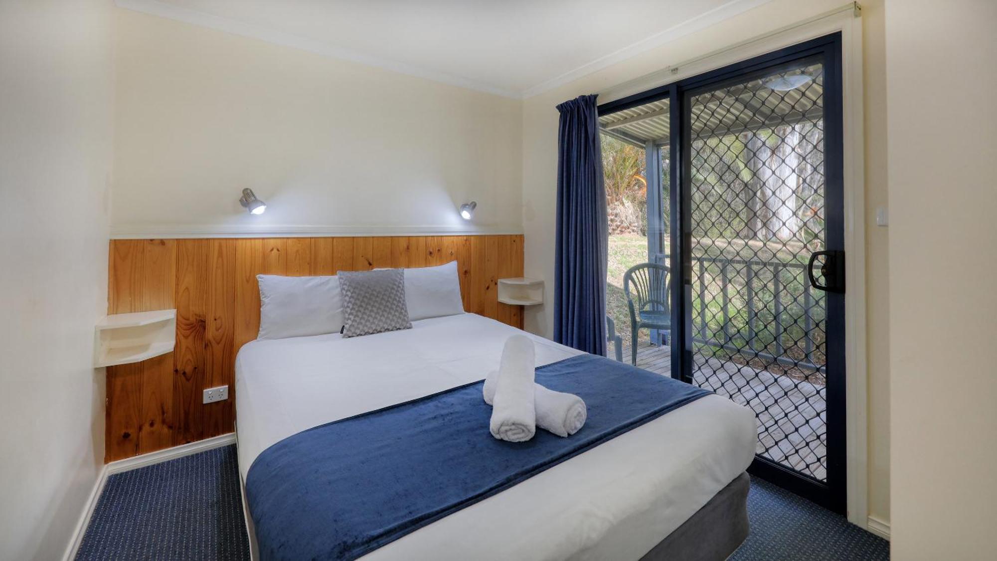 Deniliquin Riverside Caravan Park Esterno foto