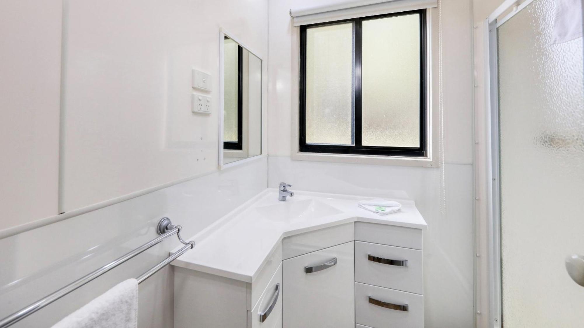 Deniliquin Riverside Caravan Park Esterno foto