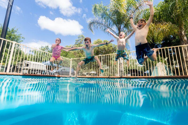 Deniliquin Riverside Caravan Park Esterno foto